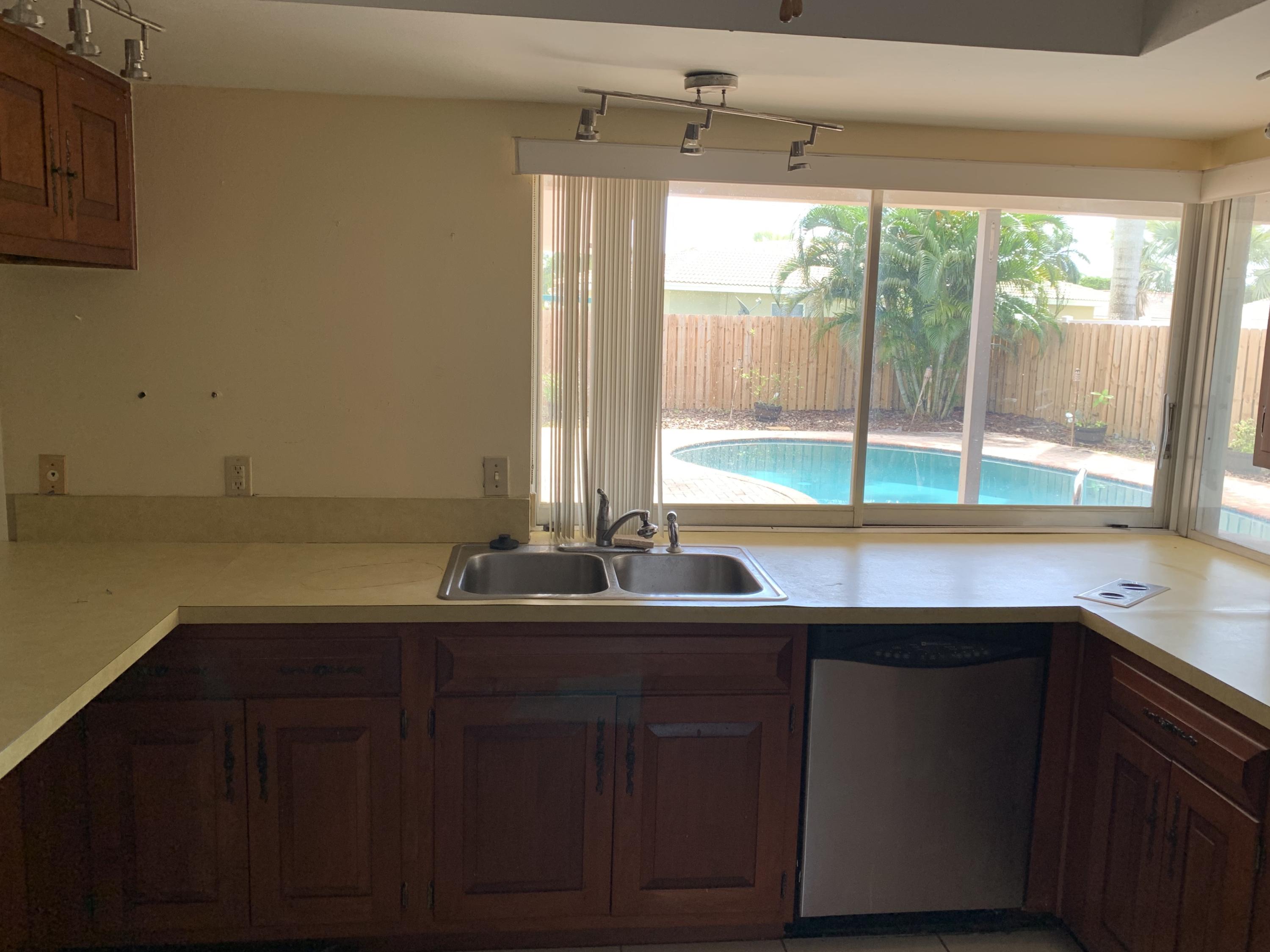 22138 East Soliel Circle Boca Raton, FL 33433 - Photo 3 of 21 Soliel Kitchen 2