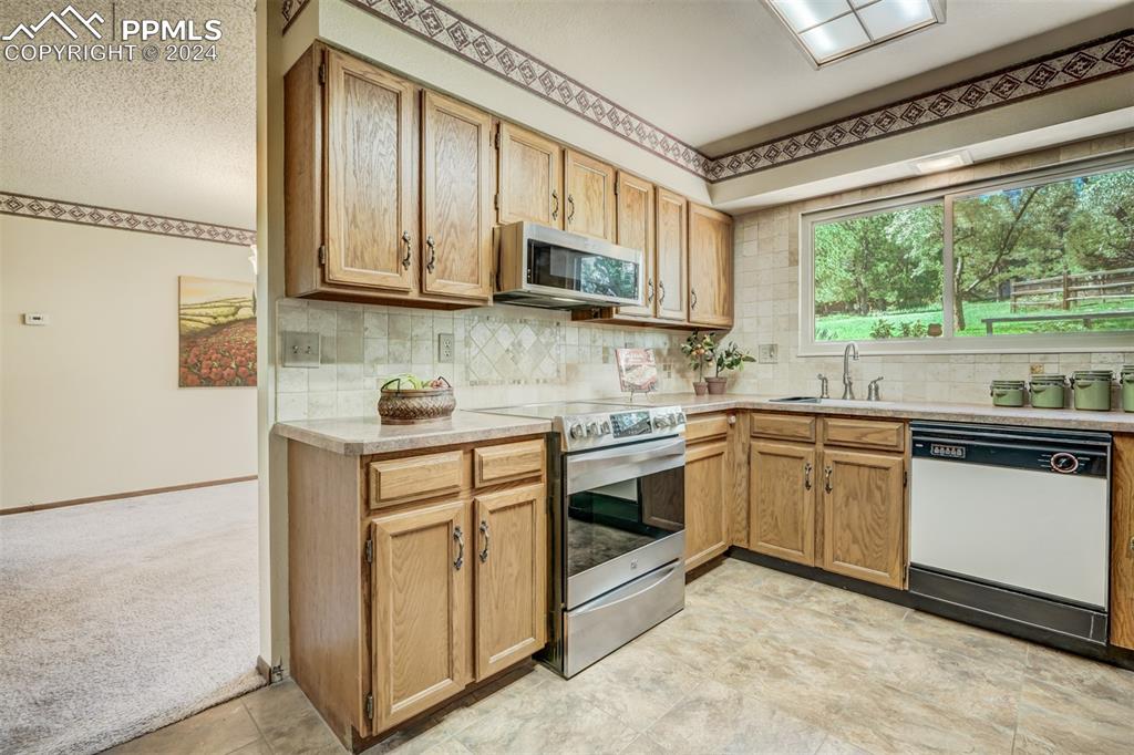 625 Golden Hills Road Colorado Springs, CO 80919 - Photo 18 of 50