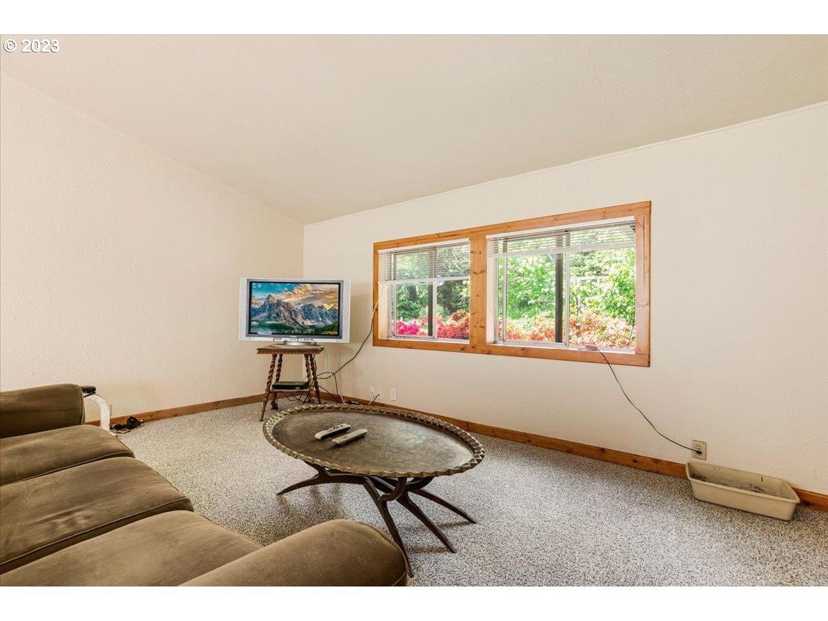 15144 South Graves Road Mulino, OR 97042 - Photo 5 of 28 Gallery Image 5