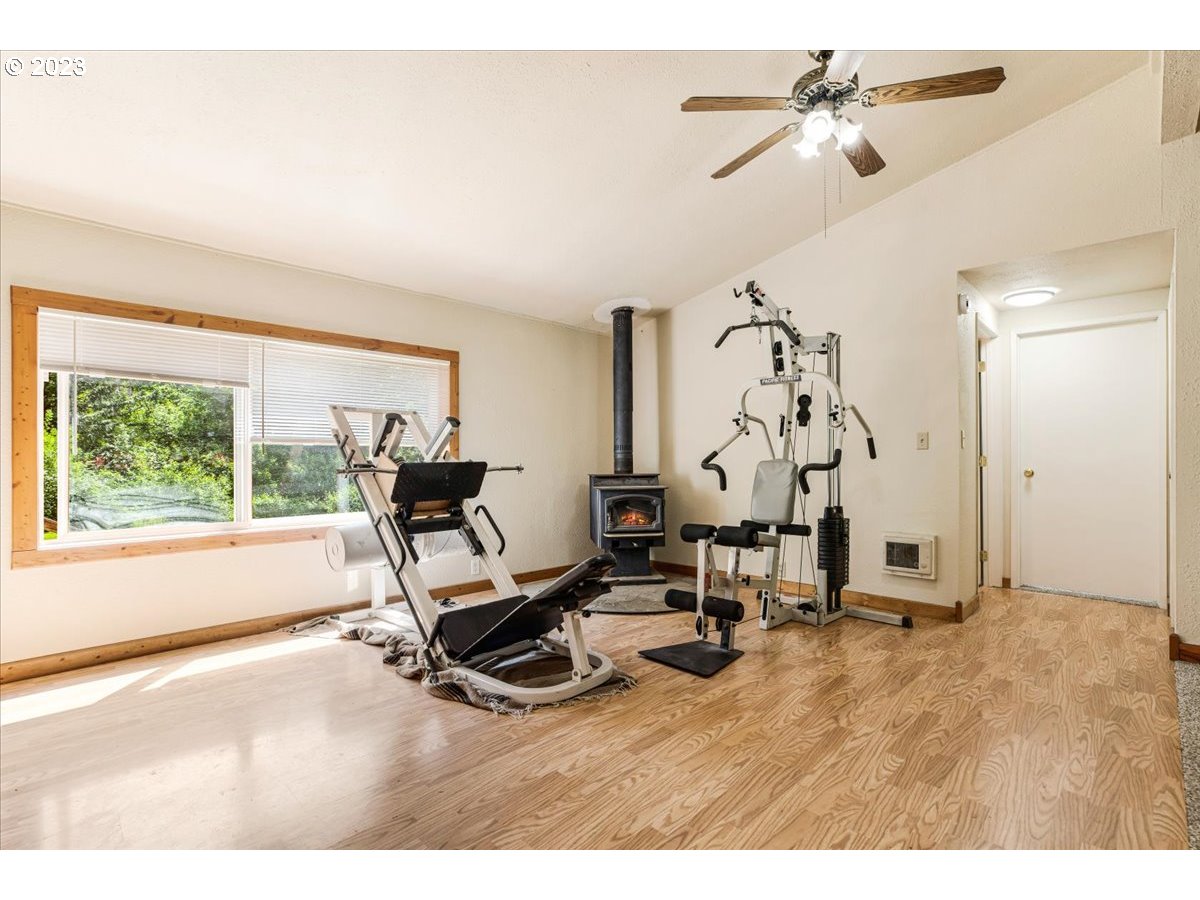 15144 South Graves Road Mulino, OR 97042 - Photo 7 of 28 Gallery Image 7