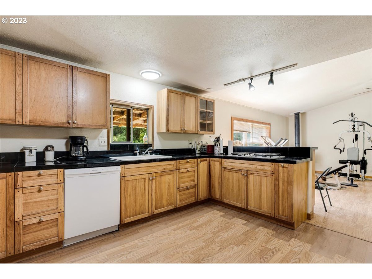 15144 South Graves Road Mulino, OR 97042 - Photo 8 of 28 Gallery Image 8