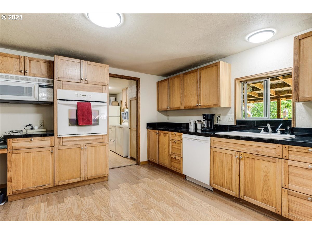 15144 South Graves Road Mulino, OR 97042 - Photo 10 of 28 Gallery Image 10