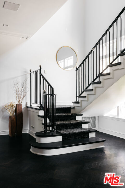 301 Copa De Oro Road Los Angeles, CA 90077 - Photo 17 of 33 a view of entryway