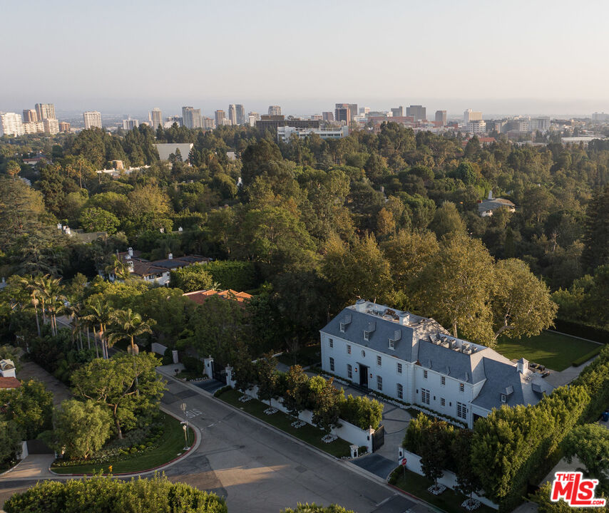 301 Copa De Oro Road Los Angeles, CA 90077 - Photo 3 of 33 an aerial view of a city