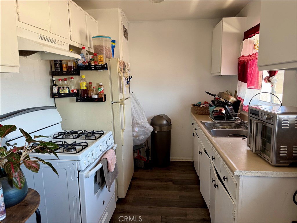 421 Devener Street Riverside, CA 92507 - Photo 5 of 8 Gallery Image 5
