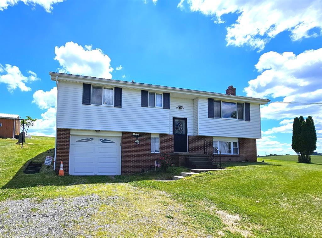 640 Taylorstown Ridge Road Taylorstown, PA 15365 - Photo 2 of 37