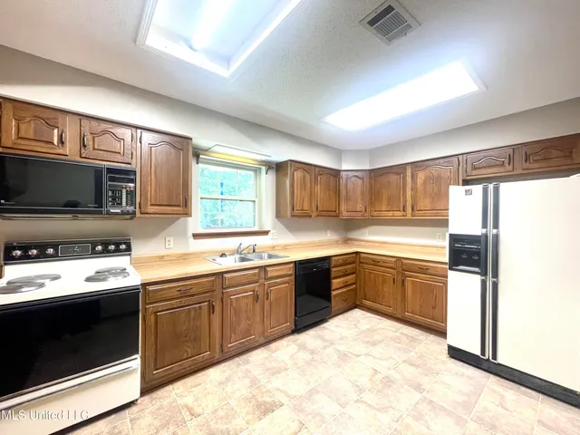 $312,000 | 508 West Lakeshore Drive, Carriere, MS 39426