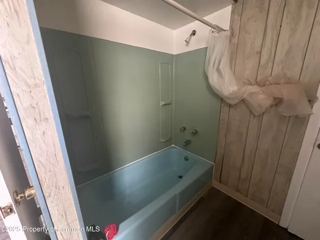 $1,200 | 65 Center Street, Unit 2, Pittston, PA 18640