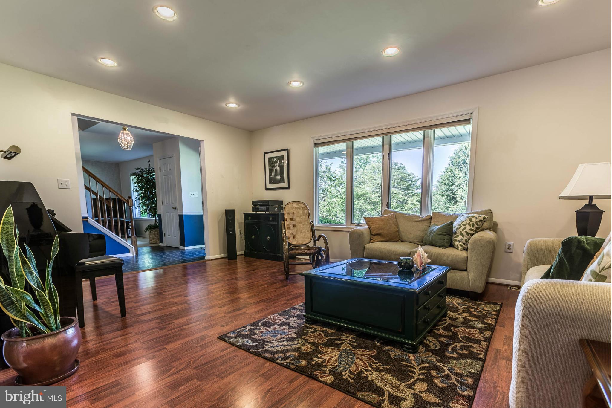 3951 London Bridge Road Finksburg, MD 21048 - Photo 3 of 27 Living Room
