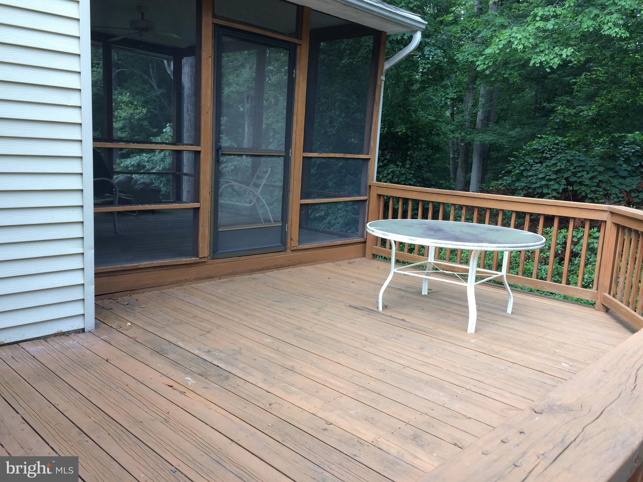 5861 Cari Road Huntingtown, MD 20639 - Photo 14 of 27 Deck