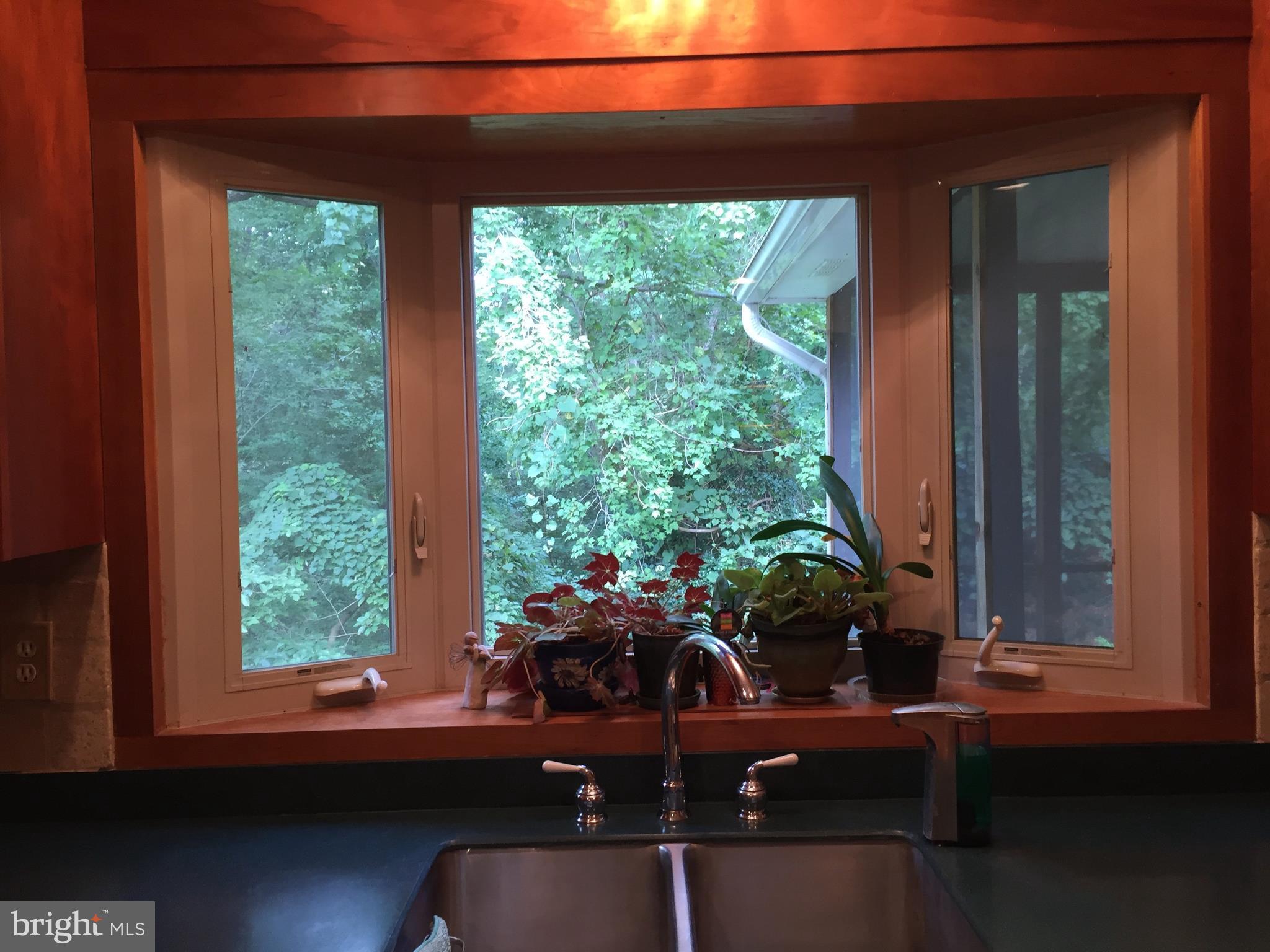 5861 Cari Road Huntingtown, MD 20639 - Photo 4 of 27 Kitchen - Bay Window