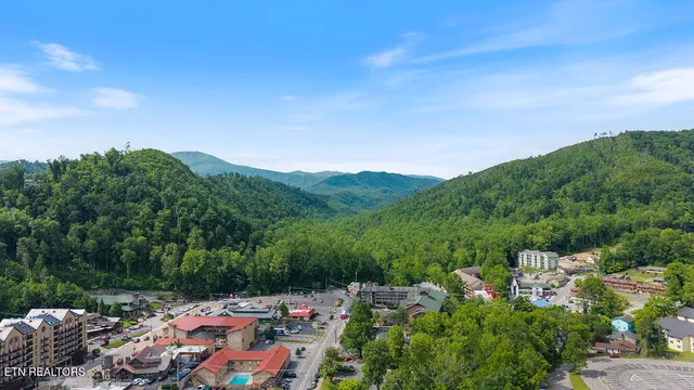 $282,499 | 685 River Road, Unit 314, Gatlinburg, TN 37738