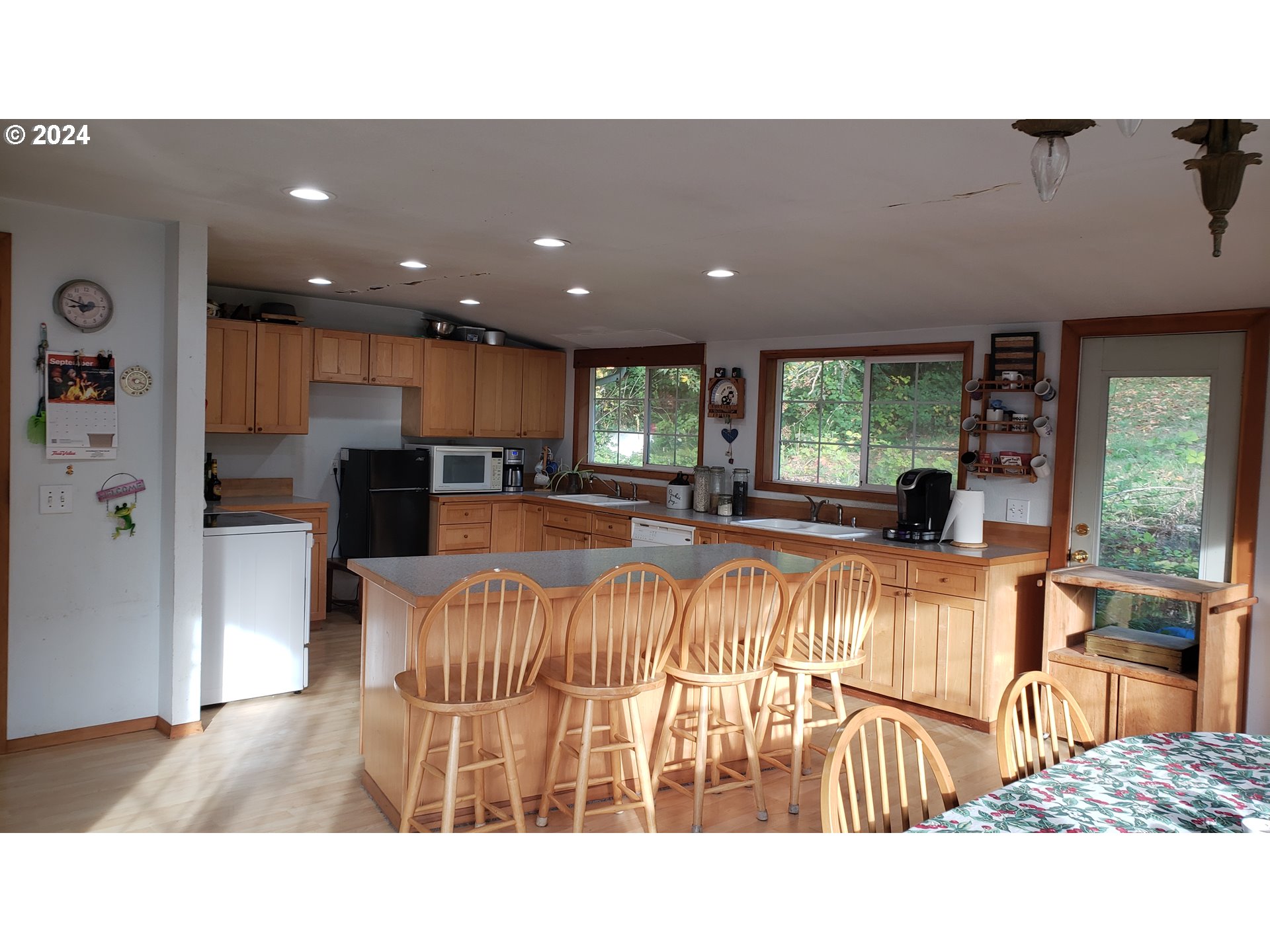 21145 Southeast Tillstrom Road Damascus, OR 97089 - Photo 2 of 13