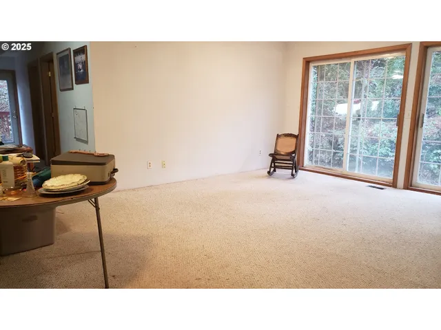 $750,000 | 21145 Southeast Tillstrom Road, Damascus, OR 97089