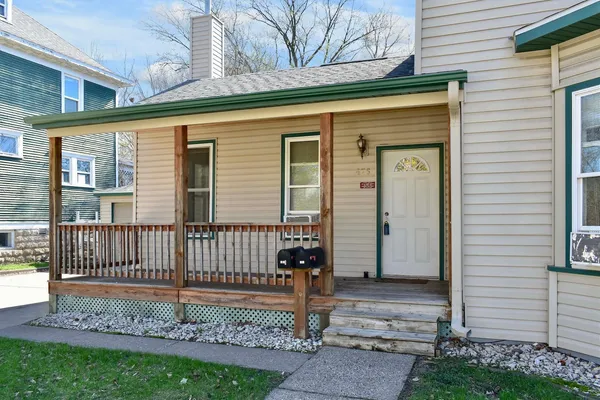 $255,000 | 476 Main Street, Winona, MN 55987