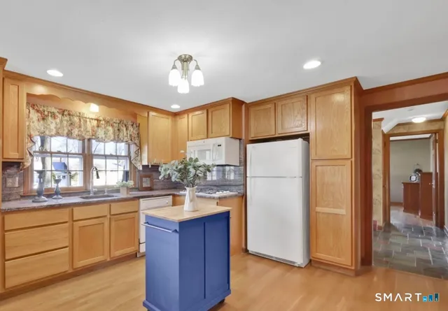 $549,000 | 83 Apple Hill, Wethersfield, CT 06109