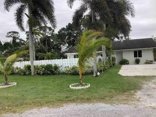$2,800 | 10646 Barn Road, Lake Worth, FL 33449