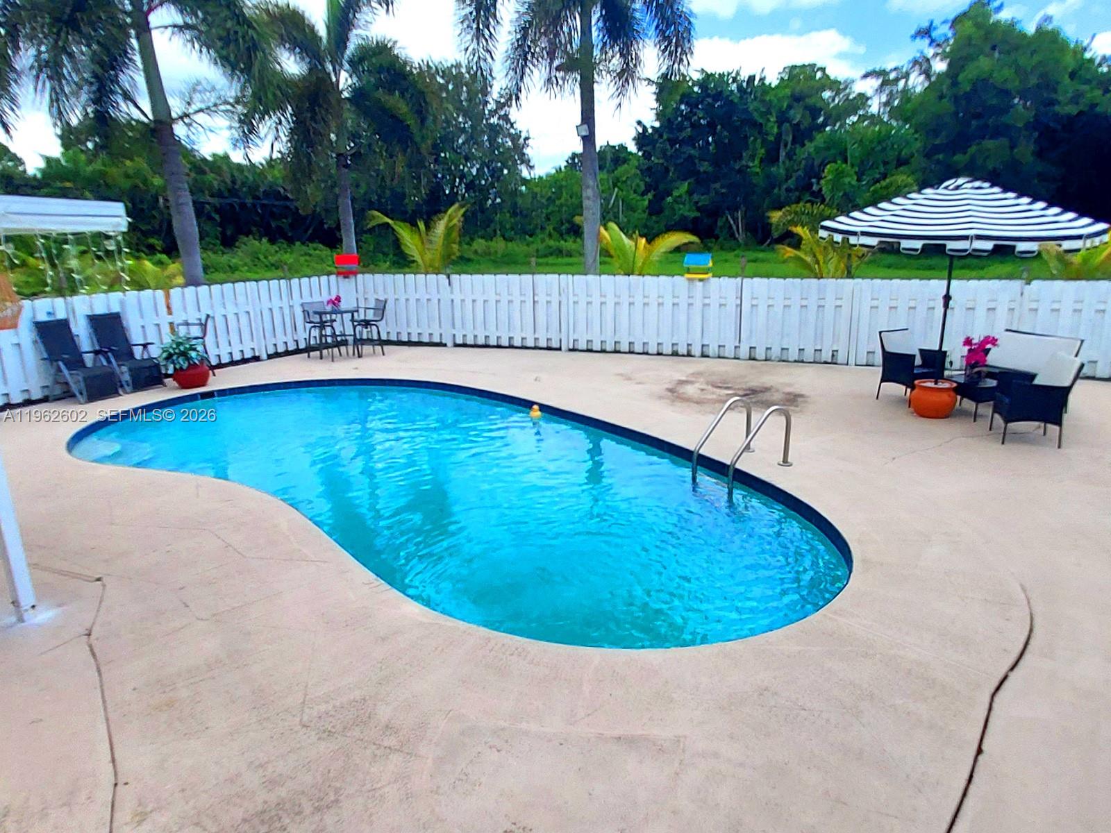 10646 Barn Road Lake Worth, FL 33449 - Photo 5 of 35