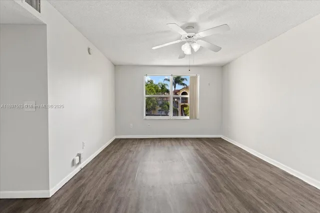 $2,050 | 5520 Northwest 61st Street, Unit 213, Coconut Creek, FL 33073