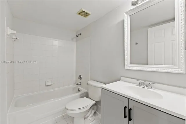 $2,050 | 5520 Northwest 61st Street, Unit 213, Coconut Creek, FL 33073