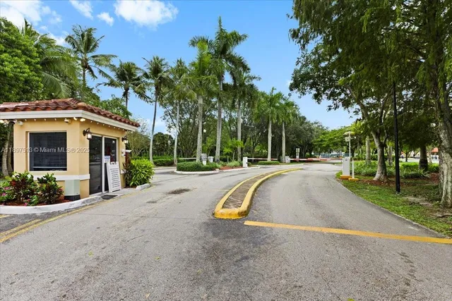 $2,050 | 5520 Northwest 61st Street, Unit 213, Coconut Creek, FL 33073