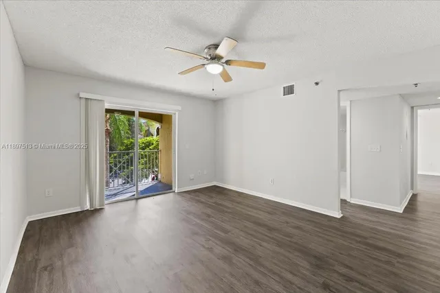 $2,050 | 5520 Northwest 61st Street, Unit 213, Coconut Creek, FL 33073