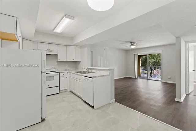 $2,050 | 5520 Northwest 61st Street, Unit 213, Coconut Creek, FL 33073