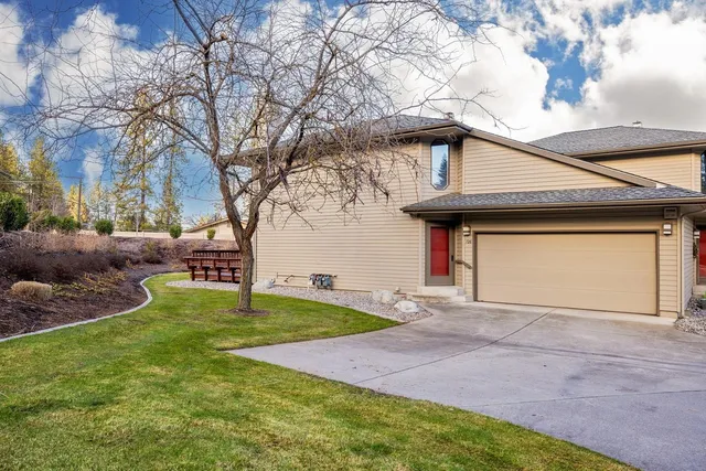 $380,000 | 726 West Briar Cliff Court, Spokane, WA 99218