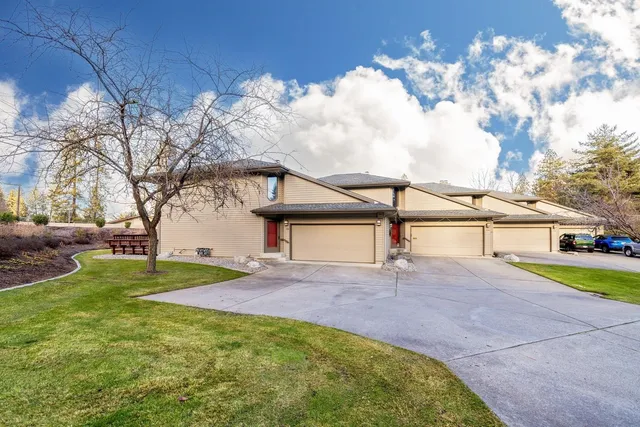 $380,000 | 726 West Briar Cliff Court, Spokane, WA 99218