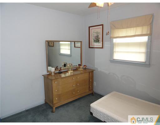 416 Calvert Road North Brunswick, NJ 08902 - Photo 11 of 14 Gallery Image 11