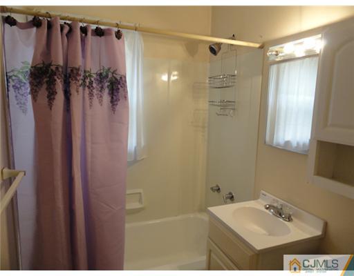 416 Calvert Road North Brunswick, NJ 08902 - Photo 13 of 14 Gallery Image 13
