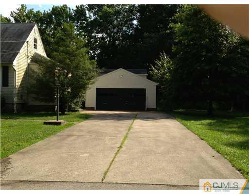 416 Calvert Road North Brunswick, NJ 08902 - Photo 3 of 14 Gallery Image 3