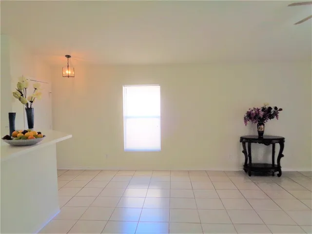 a view of a livingroom with window