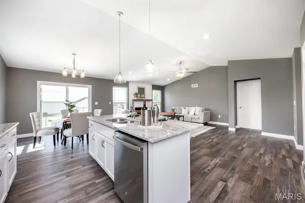 $378,100 | 405 Acorn Way, Lebanon, IL 62254