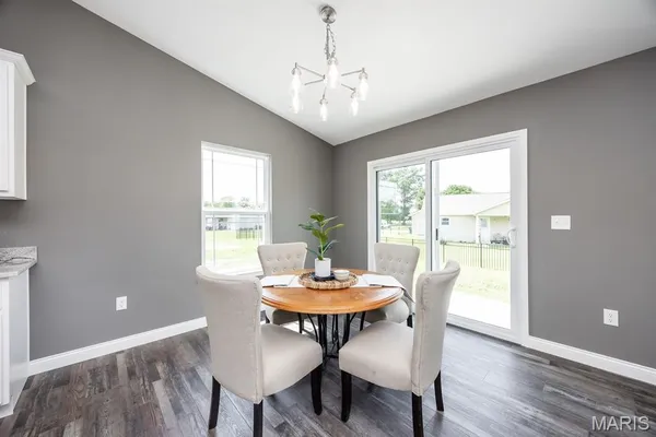 $378,100 | 405 Acorn Way, Lebanon, IL 62254