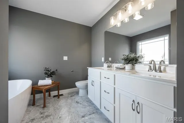 $379,900 | 405 Acorn Way, Lebanon, IL 62254