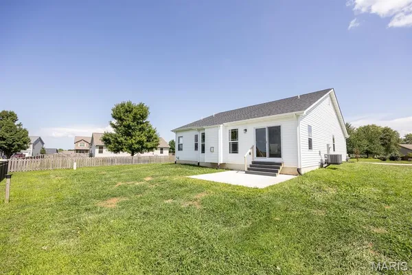 $378,100 | 405 Acorn Way, Lebanon, IL 62254