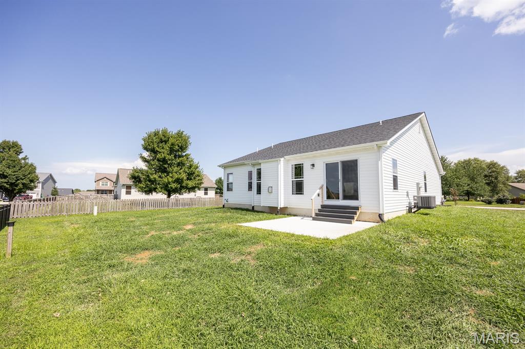 405 Acorn Way Lebanon, IL 62254 - Photo 23 of 25