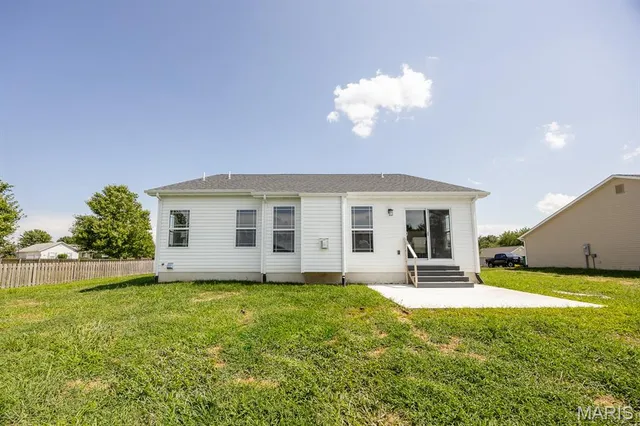 $379,900 | 405 Acorn Way, Lebanon, IL 62254