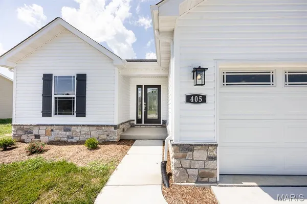 $378,100 | 405 Acorn Way, Lebanon, IL 62254