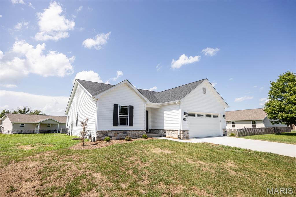 405 Acorn Way Lebanon, IL 62254 - Photo 5 of 25