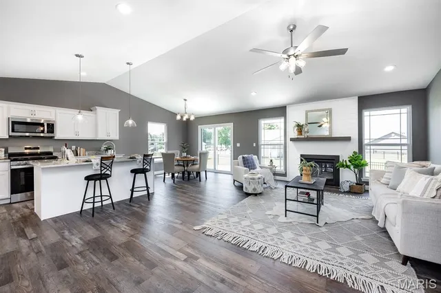 $379,900 | 405 Acorn Way, Lebanon, IL 62254