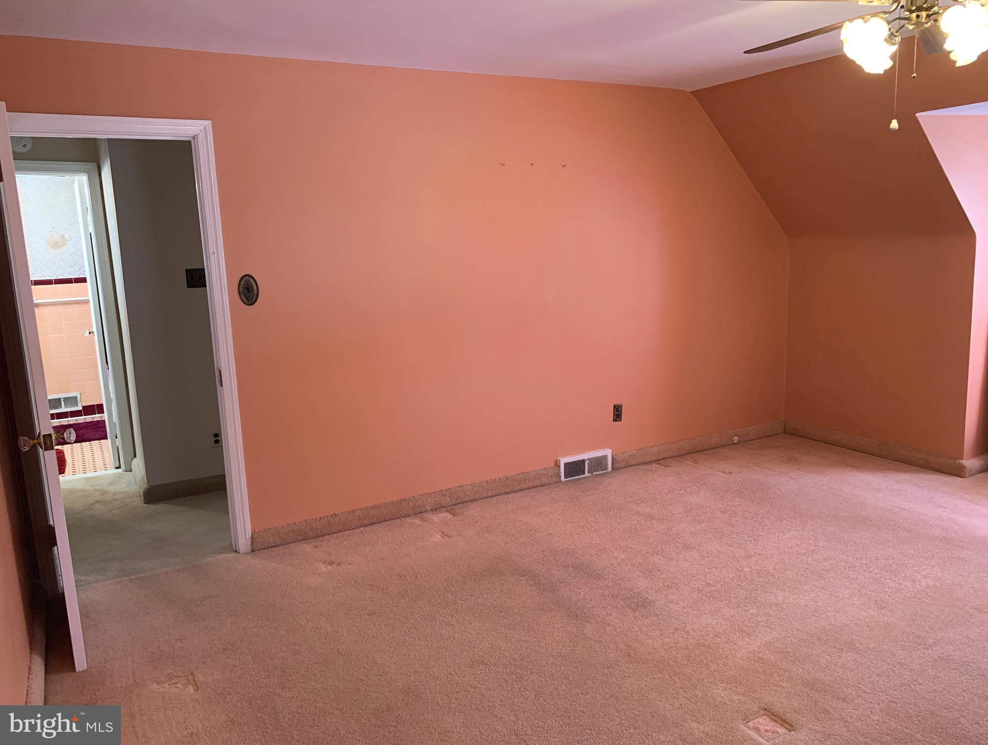 640 Laurel Road Springfield, PA 19064 - Photo 12 of 30 a view of an empty room