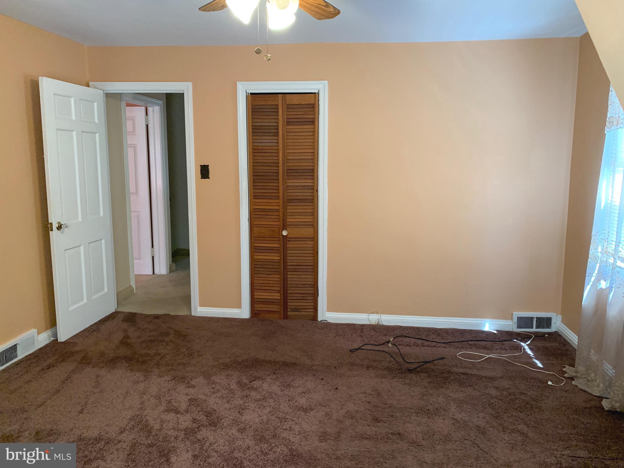 640 Laurel Road Springfield, PA 19064 - Photo 16 of 30 an empty room with windows