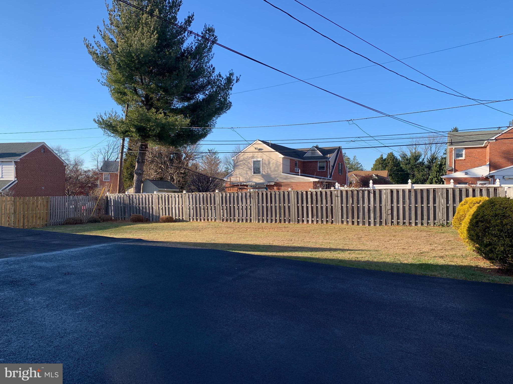 640 Laurel Road Springfield, PA 19064 - Photo 29 of 30 a view of a house with swimming pool and porch