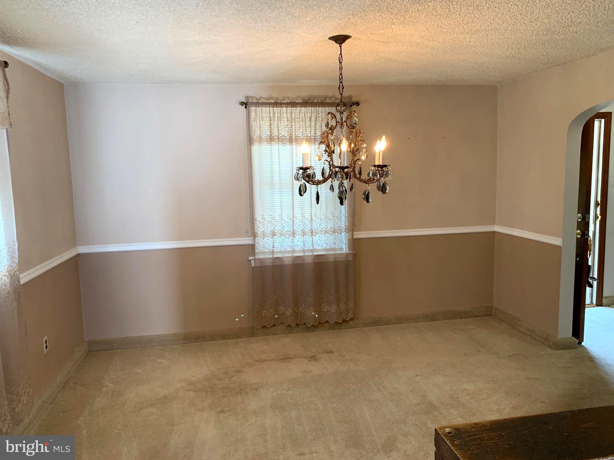 640 Laurel Road Springfield, PA 19064 - Photo 9 of 30 a view of a livingroom with a furniture