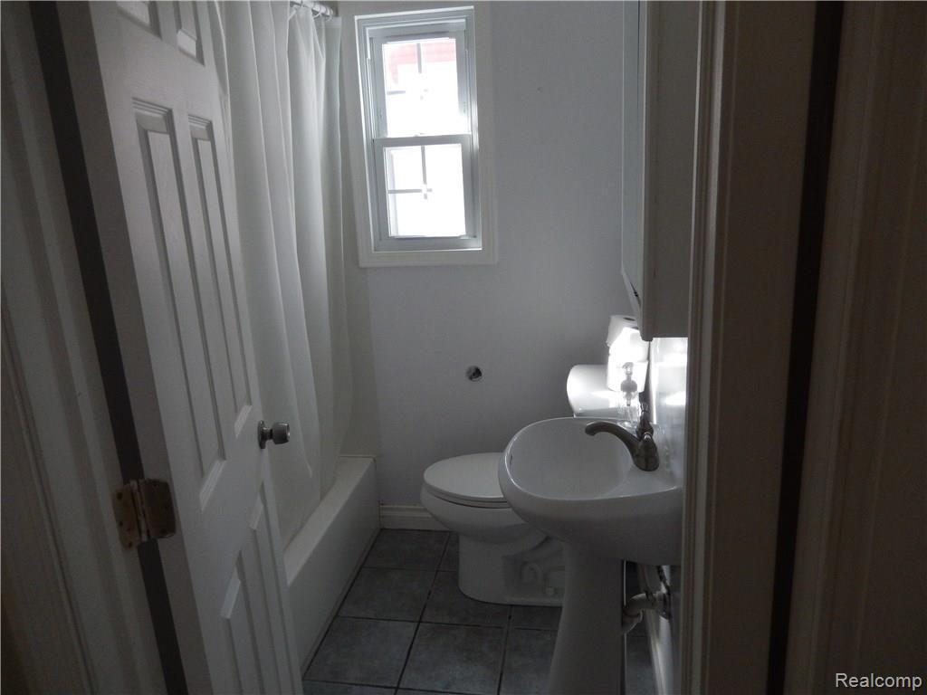 3415 Frembes Road Waterford, MI 48329 - Photo 11 of 14