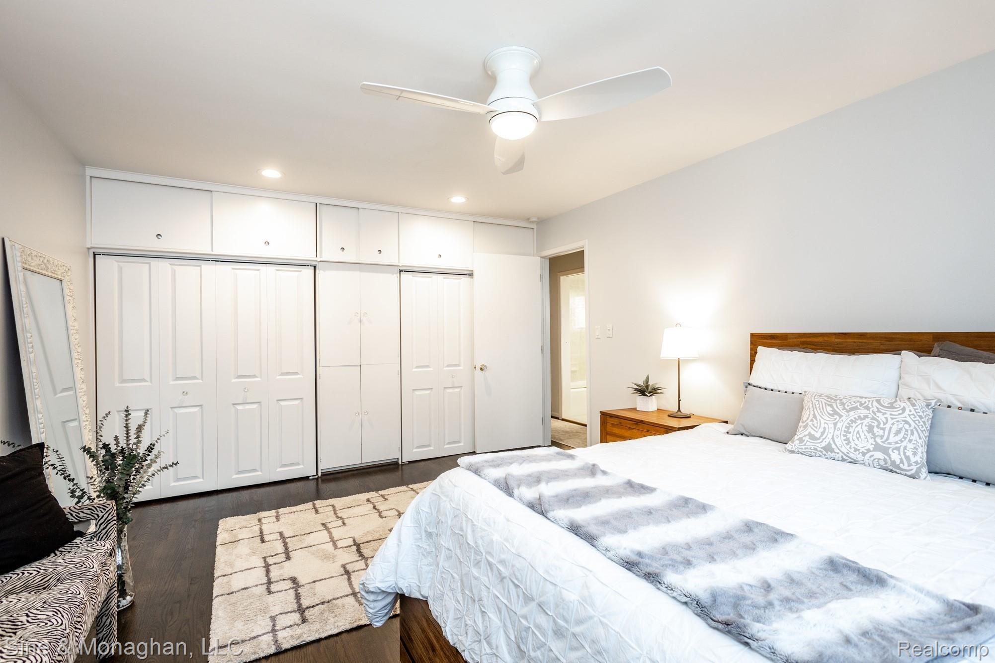 486 Shelbourne Road Grosse Pointe, MI 48236 - Photo 29 of 57 486 Shelbourne S008.jpg