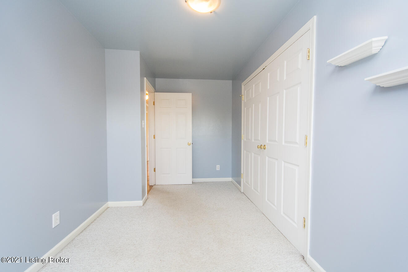 5009 Thurman Road Louisville, KY 40299 - Photo 19 of 66 Primary Bedroom closet