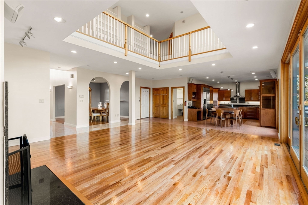 116 Raffaele Drive Waltham, MA 02452 - Photo 5 of 42 Gallery Image 5